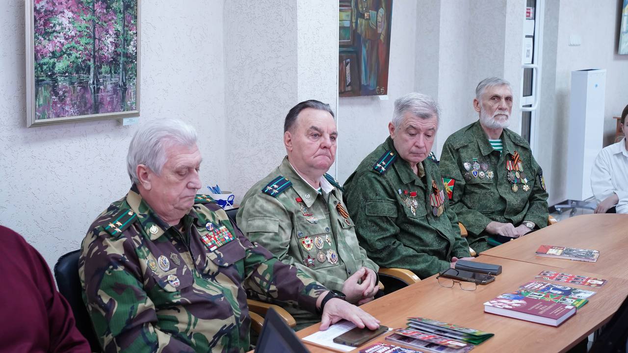 Анастасия Гридчина: В Крымской республиканской библиотеке имени И. Я. Франко состоялось торжественное мероприятие, приуроченное к 123-й годовщине со дня рождения Героя Советского Союза Василия Акимовича Горишнего Анастасия Гридчина: В Крымской республиканской библиотеке имени И. Я. Франко состоялось торжественное мероприятие, приуроченное к 123-й годовщине со дня рождения Героя Советского Союза Василия Акимовича Горишнего