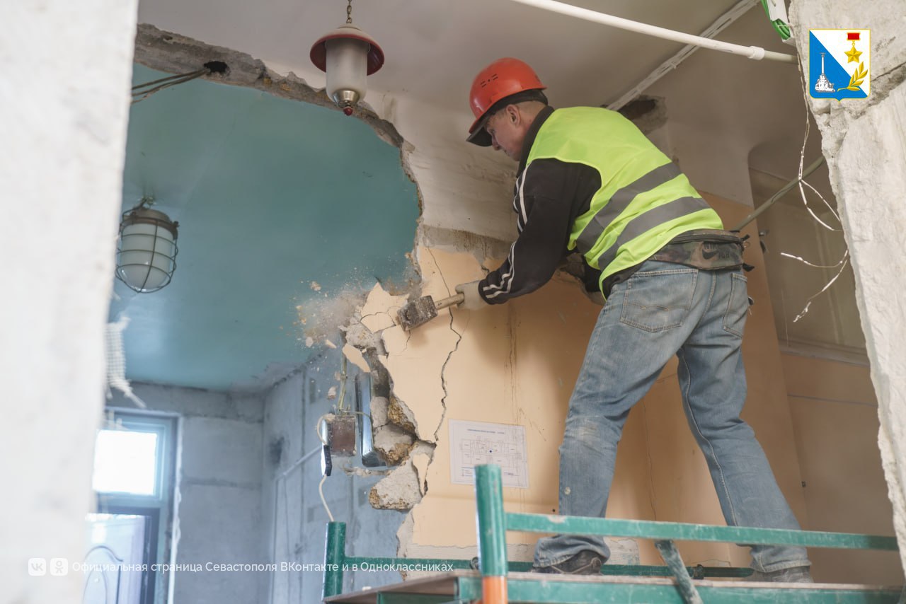 В Севастополе начали капитальный ремонт детского сада № 32 на улице Дунайской В Севастополе начали капитальный ремонт детского сада № 32 на улице Дунайской