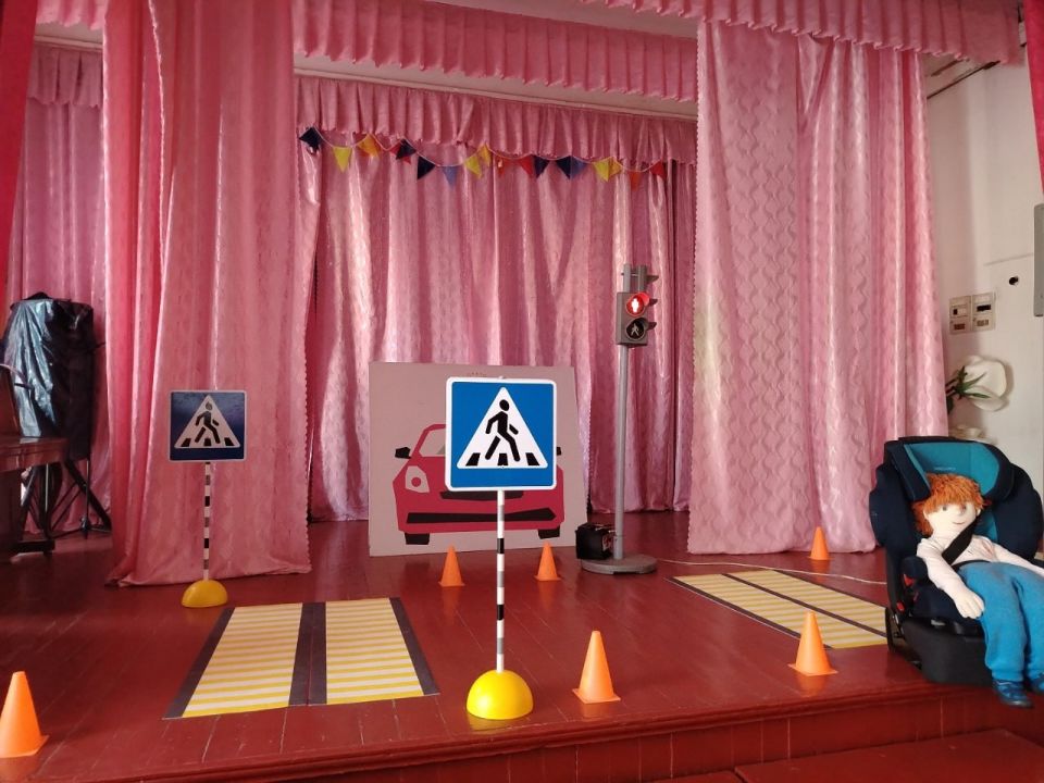 В Крыму проходят уроки по профилактике дорожно-транспортного травматизма В Крыму проходят уроки по профилактике дорожно-транспортного травматизма