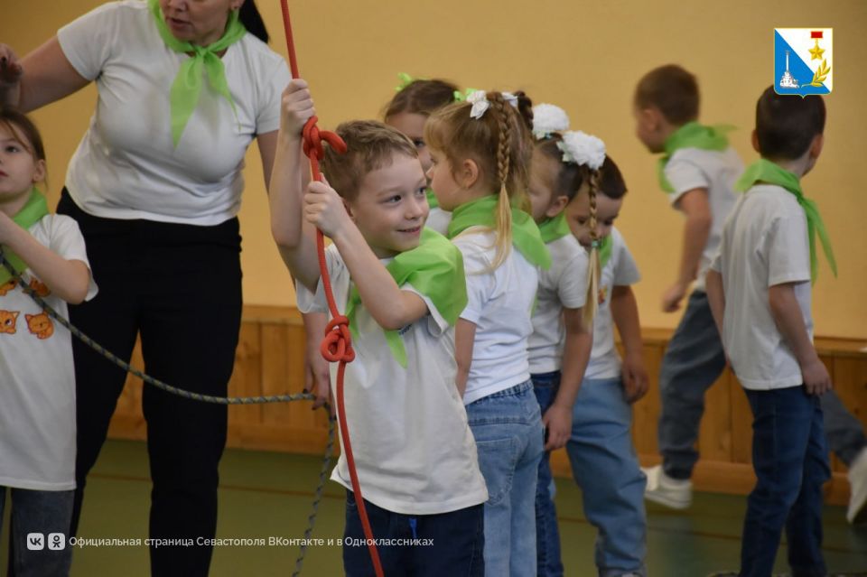 ����� 200 ������������ ����������� ������������� � ������� ���������-���������� ����