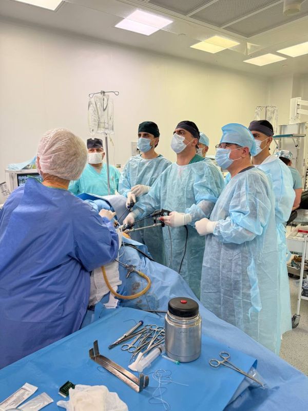 В Крыму впервые провели уникальную операцию на мочевом пузыре и кишечнике В Крыму впервые провели уникальную операцию на мочевом пузыре и кишечнике