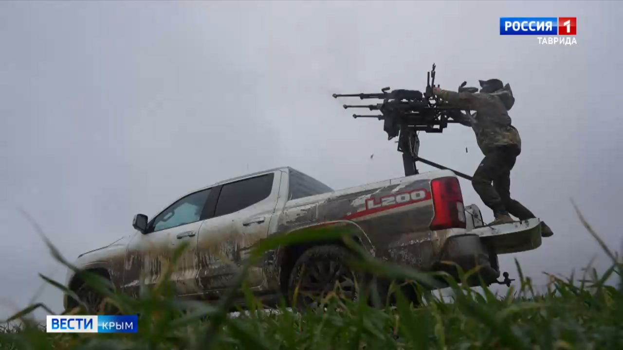 Работа мобильных огневых групп на пикапах в Крыму Работа мобильных огневых групп на пикапах в Крыму