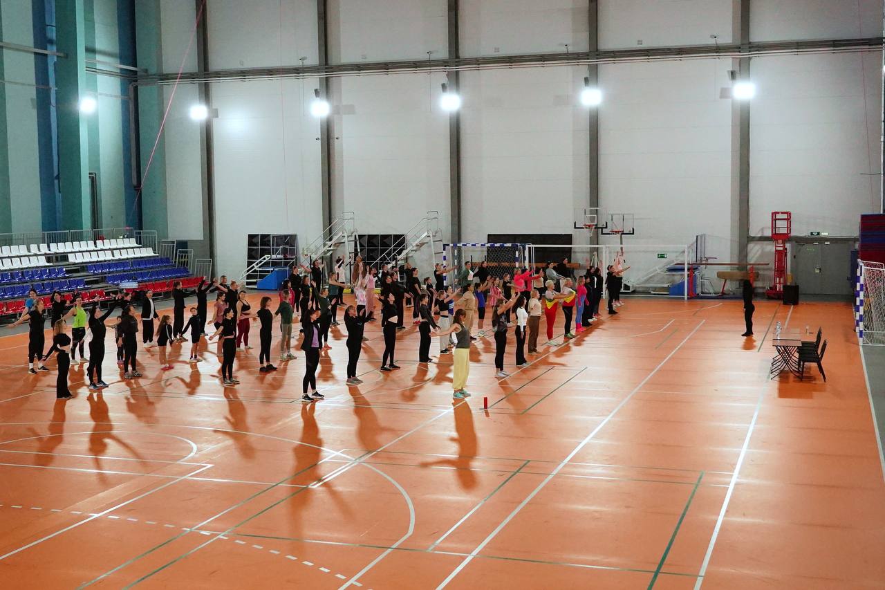 Во Дворце спорта прошла танцевальная зарядка