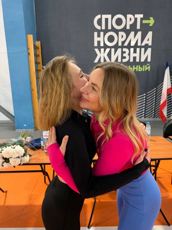 Ольга Торубарова: Искренне благодарю администрацию г. Евпатория и лично заместителя главы администрации Валерию Валерьевну Симакову за организацию женского движения и личное участие в утренней танцевальной разминке... Ольга Торубарова: Искренне благодарю администрацию г. Евпатория и лично заместителя главы администрации Валерию Валерьевну Симакову за организацию женского движения и личное участие в утренней танцевальной разминке...