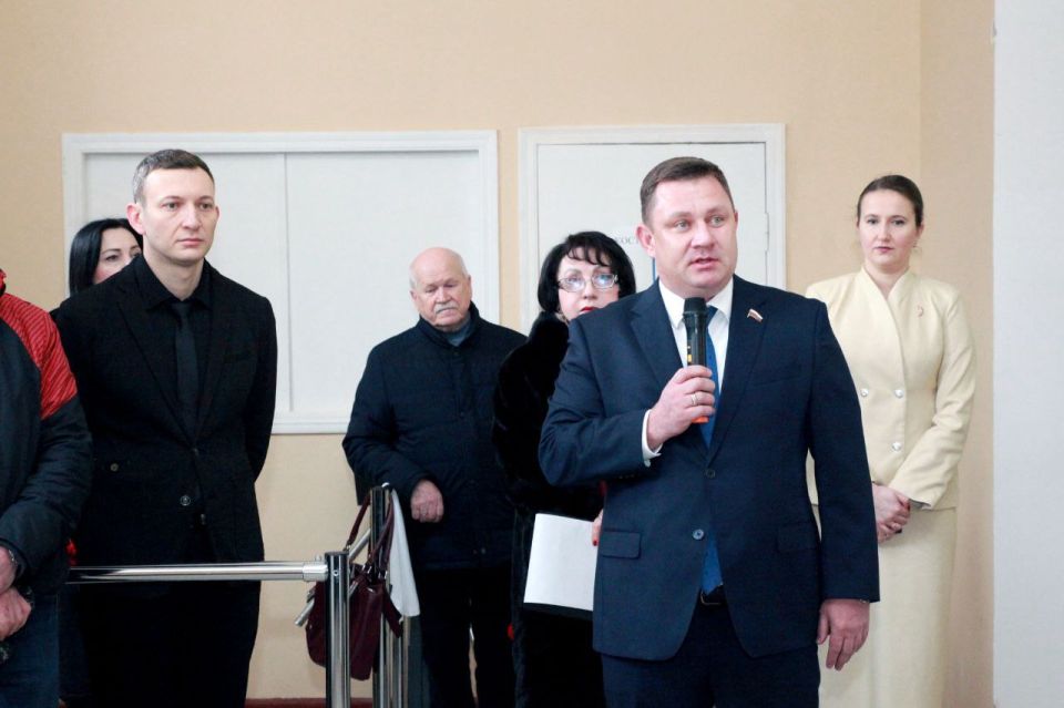 Юрий Нестеренко: Открыли мемориальную табличку в память о Михаиле Абрамовиче Сатановском, преподавателе кафедры ортопедической стоматологии, художественном руководителе народного ансамбля танца «Юность» Дома культуры... Юрий Нестеренко: Открыли мемориальную табличку в память о Михаиле Абрамовиче Сатановском, преподавателе кафедры ортопедической стоматологии, художественном руководителе народного ансамбля танца «Юность» Дома культуры...