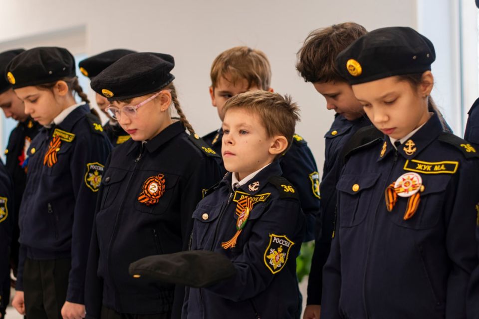 В Симферополе открыта «Парта Героя» В Симферополе открыта «Парта Героя»