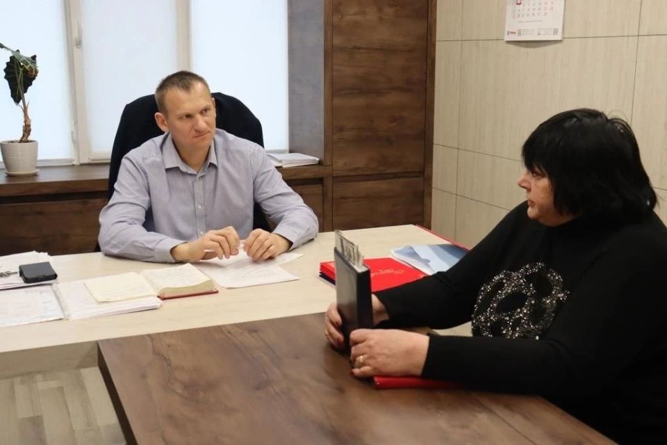 Первый заместитель главы администрации Сакского района Андрей Польченко провел еженедельный прием граждан Первый заместитель главы администрации Сакского района Андрей Польченко провел еженедельный прием граждан
