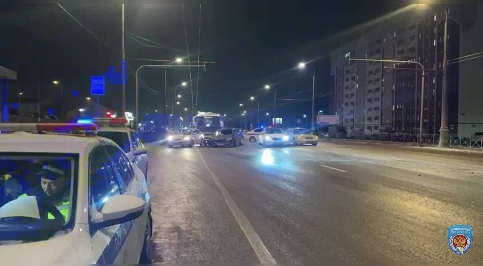 По уточненной информации, на 5 км + 500 м автодороги «Севастополь-порт бухта Камышовая-бухта Казачья» в районе дома № 29 на улице Комбрига Потапова в 18 часов 10 минут произошло дорожно-транспортное происшествие с участием...