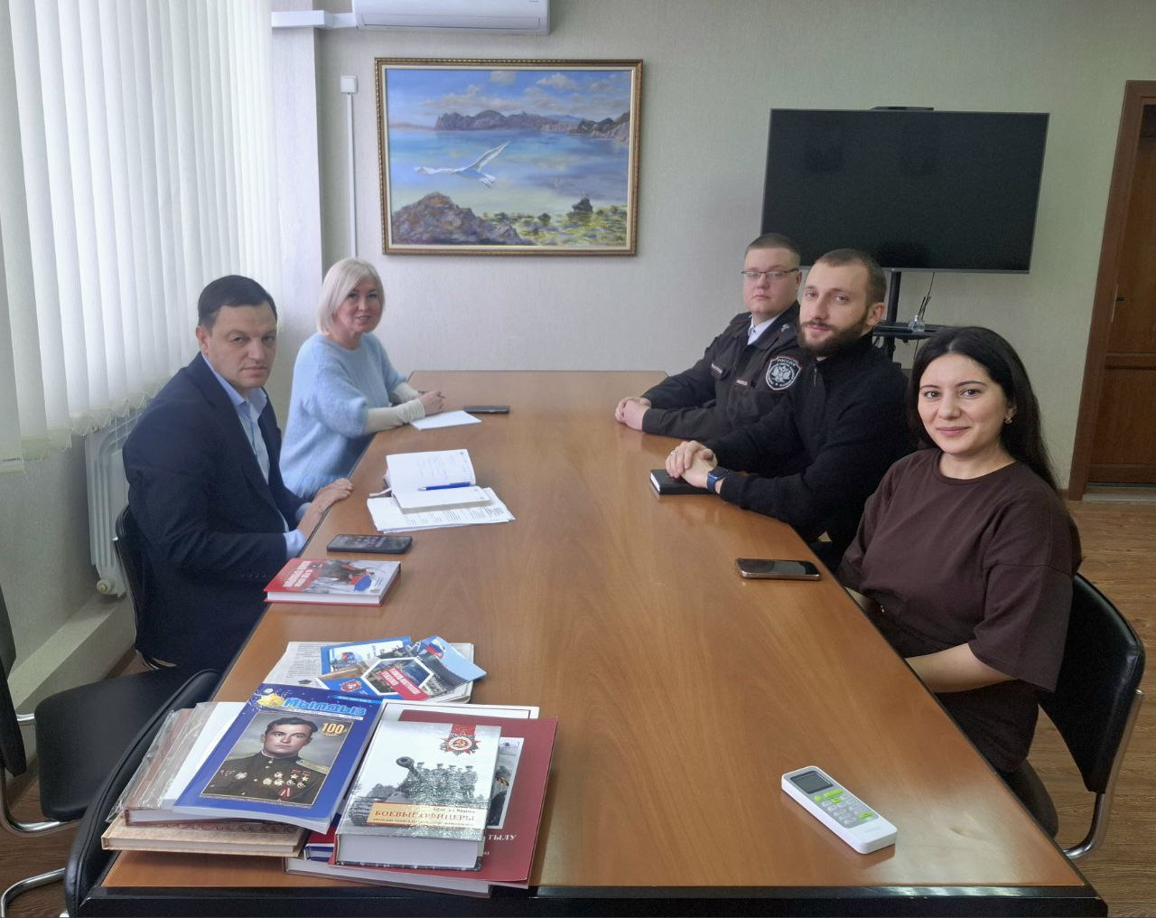 Председатель Государственного комитета по делам межнациональных отношений Республики Крым Руслан Якубов провел встречу с кандидатами в Молодежное правительство Республики Крым