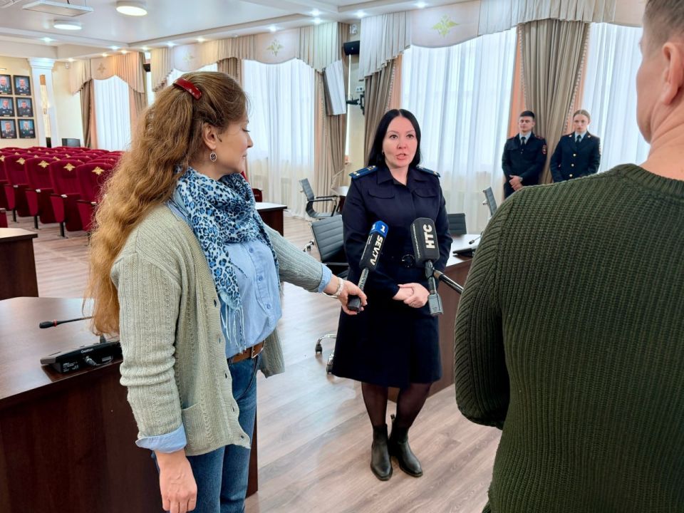 Сегодня в УМВД России по г.Севастополю прошло пресс-мероприятие в связи с началом приема заявлений от старшеклассников, планирующих поступать на учебу в вузы системы МВД Сегодня в УМВД России по г.Севастополю прошло пресс-мероприятие в связи с началом приема заявлений от старшеклассников, планирующих поступать на учебу в вузы системы МВД