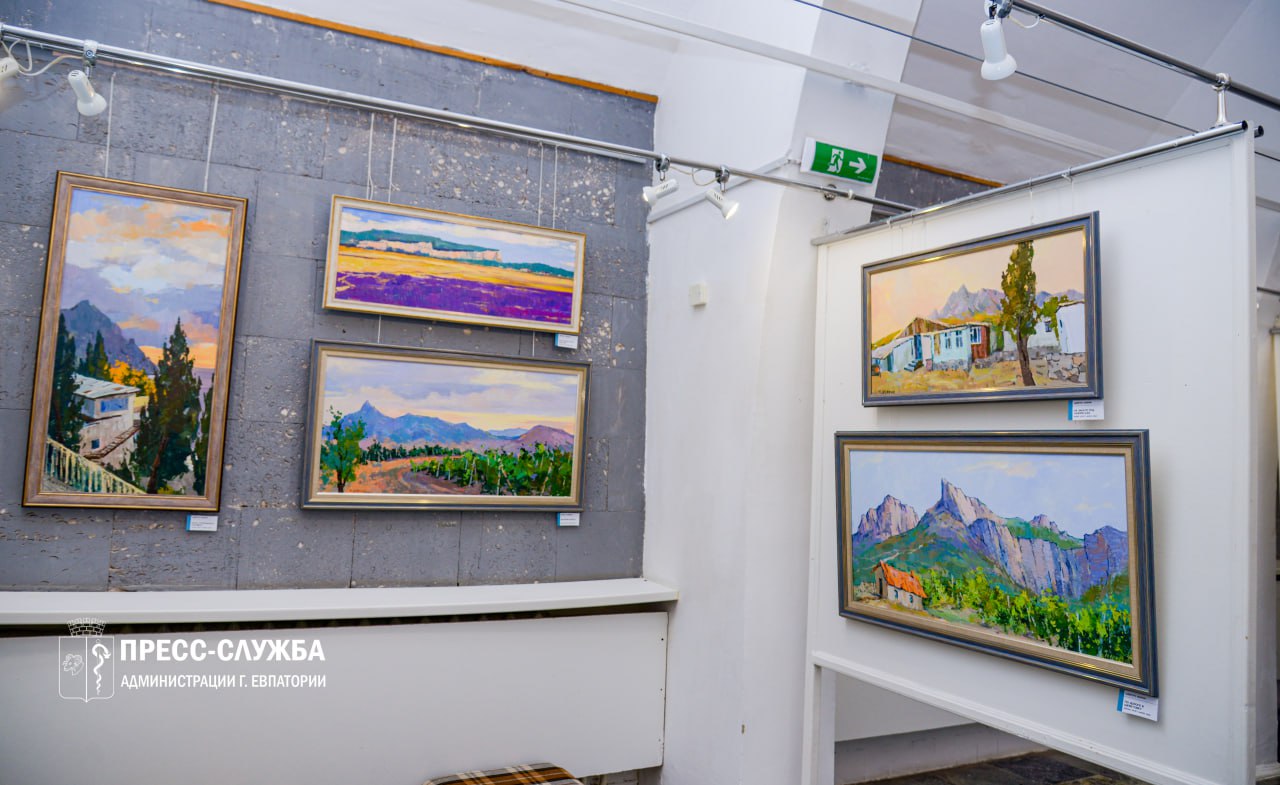 В Евпатории проходит выставка картин «Мгновения вечности» В Евпатории проходит выставка картин «Мгновения вечности»