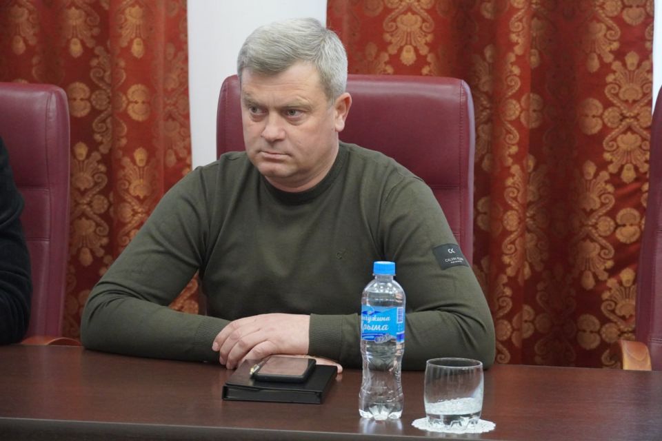 В администрации города Керчи состоялось рабочее совещание главы муниципального образования Дениса Колесника, главы администрации Олега Каторгина с заместителем министра курортов и туризма Республики Крым Николаем Волковым В администрации города Керчи состоялось рабочее совещание главы муниципального образования Дениса Колесника, главы администрации Олега Каторгина с заместителем министра курортов и туризма Республики Крым Николаем Волковым