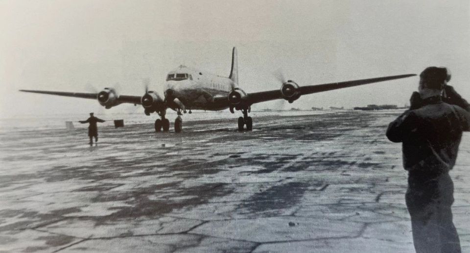 4 ������� 1945 ���� ������ ������ ��������� �����������, ������� ������� ������� ������������ ���� � ���������� ������������ � ����������� ����