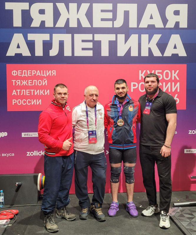 Сергей Аксёнов: Крымский спортсмен, мастер спорта международного класса Геворг Серобян показал отличный результат на Кубке России по тяжелой атлетике, который в этом году проходит в городе Люберцы Московской области