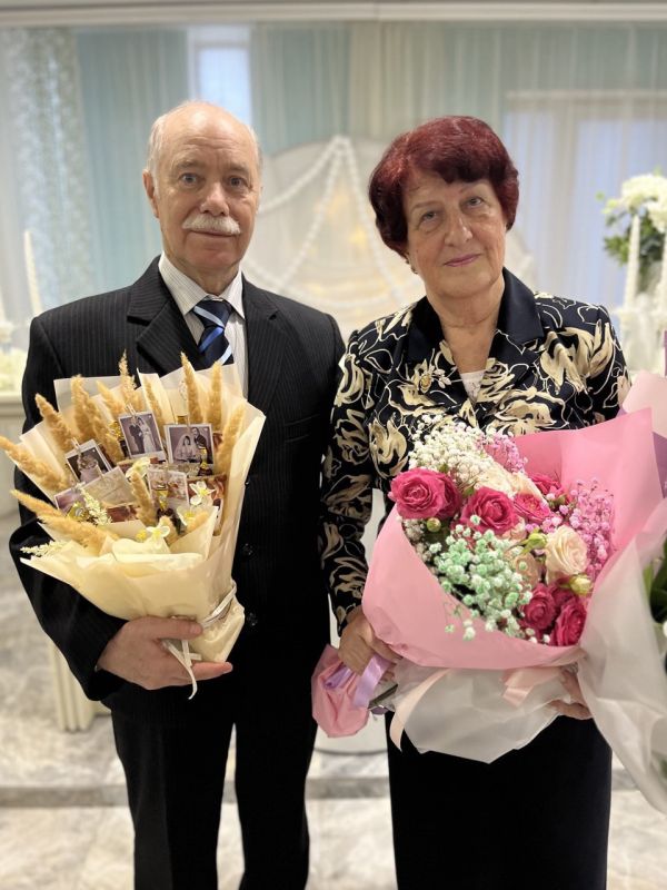 В 2026 году отделы ЗАГС Крыма продолжают трогательную традицию чествования юбиляров супружеской жизни В 2026 году отделы ЗАГС Крыма продолжают трогательную традицию чествования юбиляров супружеской жизни