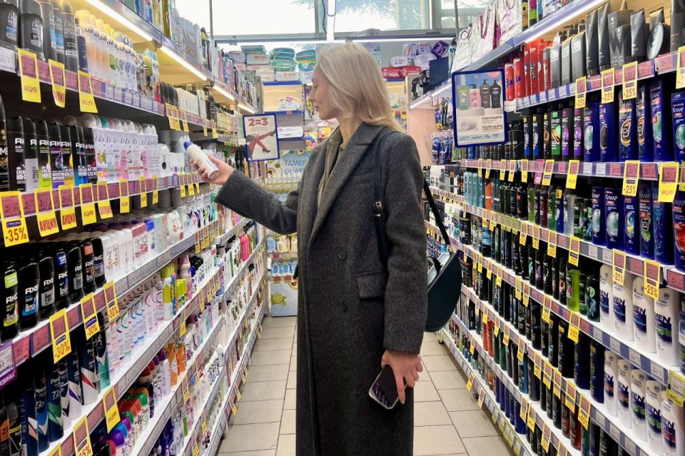 В Алуште состоялась выездная рабочая встреча заместителя министра промышленности и торговли Республики Крым Алины Дикой В Алуште состоялась выездная рабочая встреча заместителя министра промышленности и торговли Республики Крым Алины Дикой