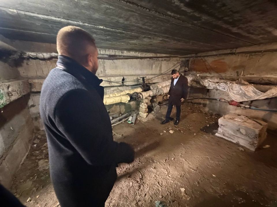 Кирилл Чебышев: Вместе со своим заместителем Вазгеном Карапетяном и заместителем председателя горсовета Эльдаром Османовым посетил многоквартирный дом по ул. Мичурина, 6 в Судаке, где совсем недавно завершились работы по... Кирилл Чебышев: Вместе со своим заместителем Вазгеном Карапетяном и заместителем председателя горсовета Эльдаром Османовым посетил многоквартирный дом по ул. Мичурина, 6 в Судаке, где совсем недавно завершились работы по...