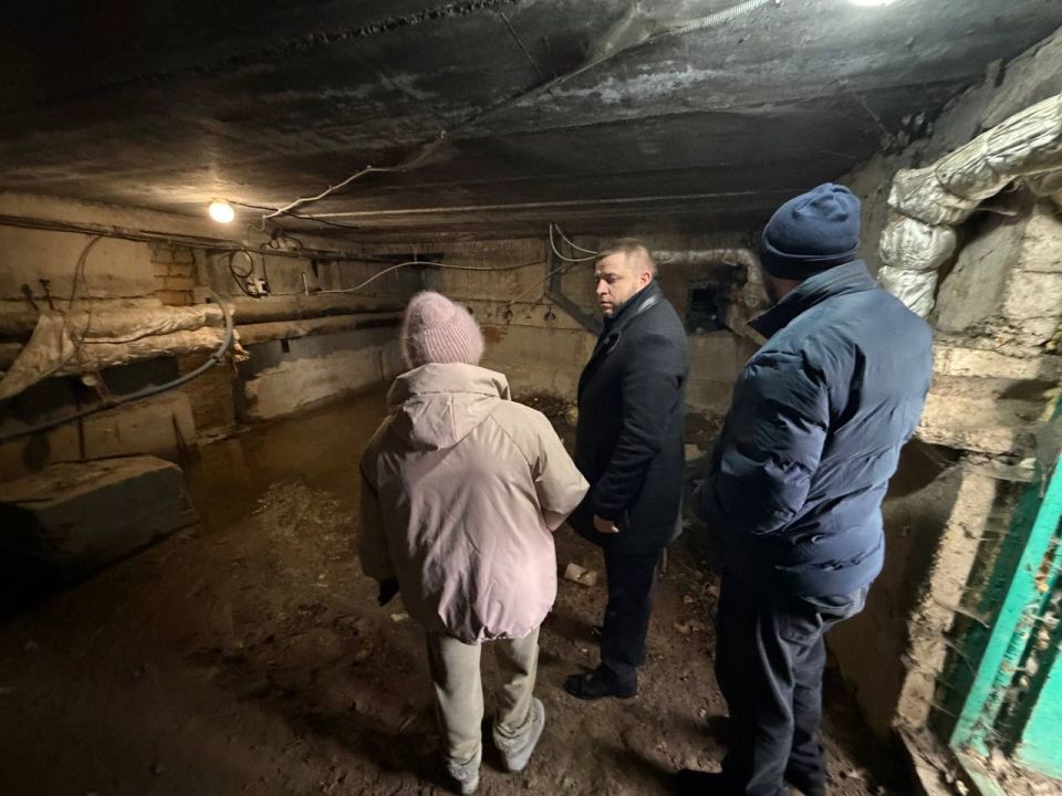 Кирилл Чебышев: Вместе со своим заместителем Вазгеном Карапетяном и заместителем председателя горсовета Эльдаром Османовым посетил многоквартирный дом по ул. Мичурина, 6 в Судаке, где совсем недавно завершились работы по... Кирилл Чебышев: Вместе со своим заместителем Вазгеном Карапетяном и заместителем председателя горсовета Эльдаром Османовым посетил многоквартирный дом по ул. Мичурина, 6 в Судаке, где совсем недавно завершились работы по...