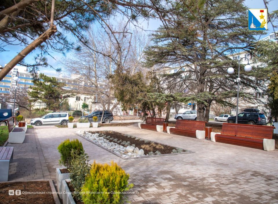 У театра юного зрителя на улице Правды обновили общественное пространство