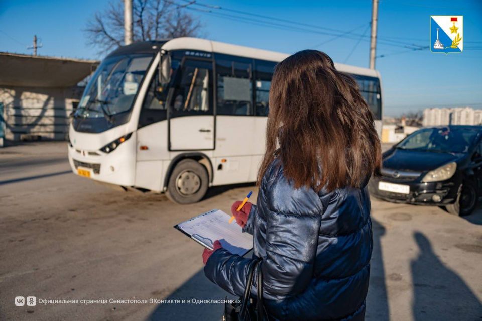 Департамент транспорта проверяет работу пересадочного узла на остановке «улица Токарева» Департамент транспорта проверяет работу пересадочного узла на остановке «улица Токарева»