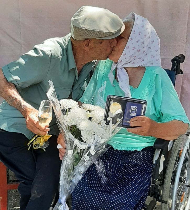 � �������� ���� ������ ���� ���������� ���� ������� ����� 350 ������������� ���������, ����������� ������� � ���������� ������