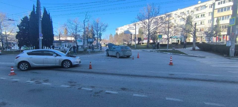 Беременная женщина пострадала в аварии в Севастополе Беременная женщина пострадала в аварии в Севастополе
