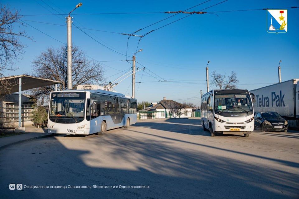 Департамент транспорта проверяет работу пересадочного узла на остановке «улица Токарева» Департамент транспорта проверяет работу пересадочного узла на остановке «улица Токарева»