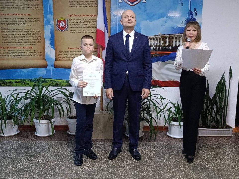 Глава администрации Советского района Александр Харламов посетил с рабочим визитом Советскую среднюю школу № 1. В образовательном учреждении состоялась торжественная памятная линейка, приуроченная ко Дню памяти россиян... Глава администрации Советского района Александр Харламов посетил с рабочим визитом Советскую среднюю школу № 1. В образовательном учреждении состоялась торжественная памятная линейка, приуроченная ко Дню памяти россиян...