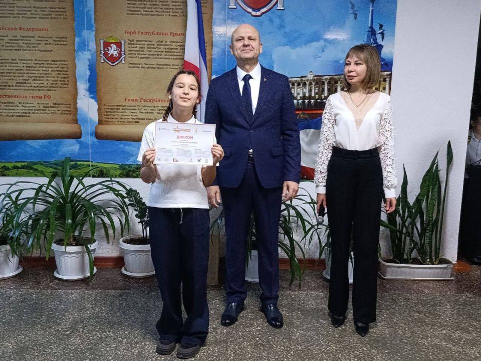 Глава администрации Советского района Александр Харламов посетил с рабочим визитом Советскую среднюю школу № 1. В образовательном учреждении состоялась торжественная памятная линейка, приуроченная ко Дню памяти россиян... Глава администрации Советского района Александр Харламов посетил с рабочим визитом Советскую среднюю школу № 1. В образовательном учреждении состоялась торжественная памятная линейка, приуроченная ко Дню памяти россиян...