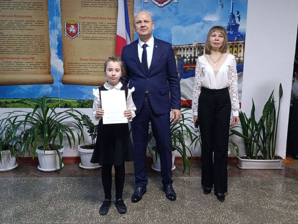 Глава администрации Советского района Александр Харламов посетил с рабочим визитом Советскую среднюю школу № 1. В образовательном учреждении состоялась торжественная памятная линейка, приуроченная ко Дню памяти россиян... Глава администрации Советского района Александр Харламов посетил с рабочим визитом Советскую среднюю школу № 1. В образовательном учреждении состоялась торжественная памятная линейка, приуроченная ко Дню памяти россиян...