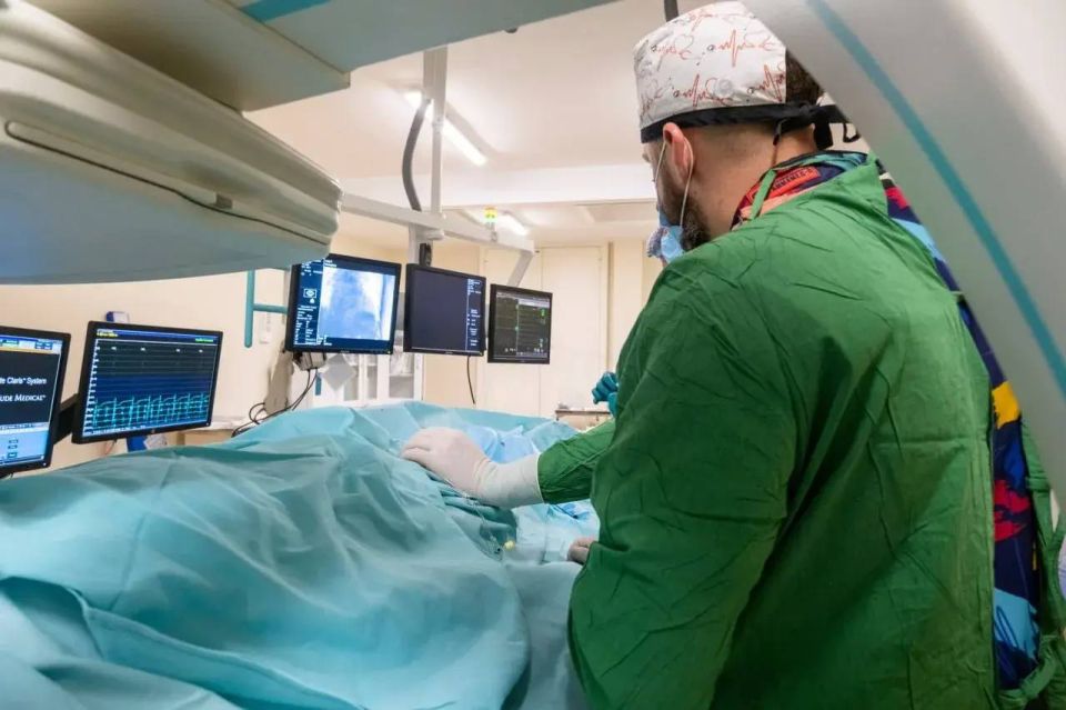 В Ялтинском многопрофильном медцентре ФМБА России впервые выполнили криоаблацию В Ялтинском многопрофильном медцентре ФМБА России впервые выполнили криоаблацию