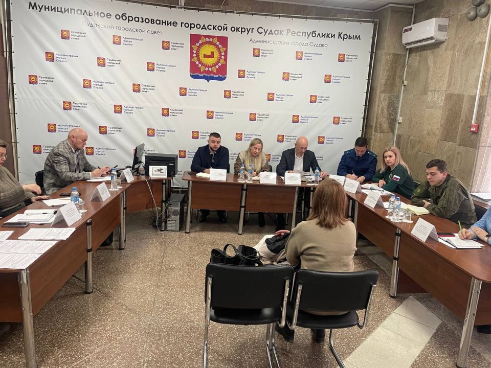 Сегодня в администрации города прошел прием членов семей участников СВО под руководством руководителя филиала Государственного Фонда «Защитники Отечества» по Республике Крым Владимира Трегуба Сегодня в администрации города прошел прием членов семей участников СВО под руководством руководителя филиала Государственного Фонда «Защитники Отечества» по Республике Крым Владимира Трегуба