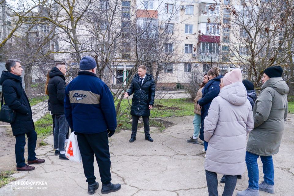 В Евпатории проверяют работу управляющих компаний В Евпатории проверяют работу управляющих компаний
