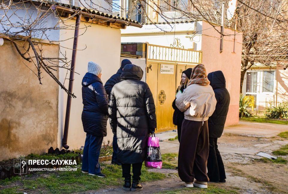 В Евпатории проверяют работу управляющих компаний В Евпатории проверяют работу управляющих компаний