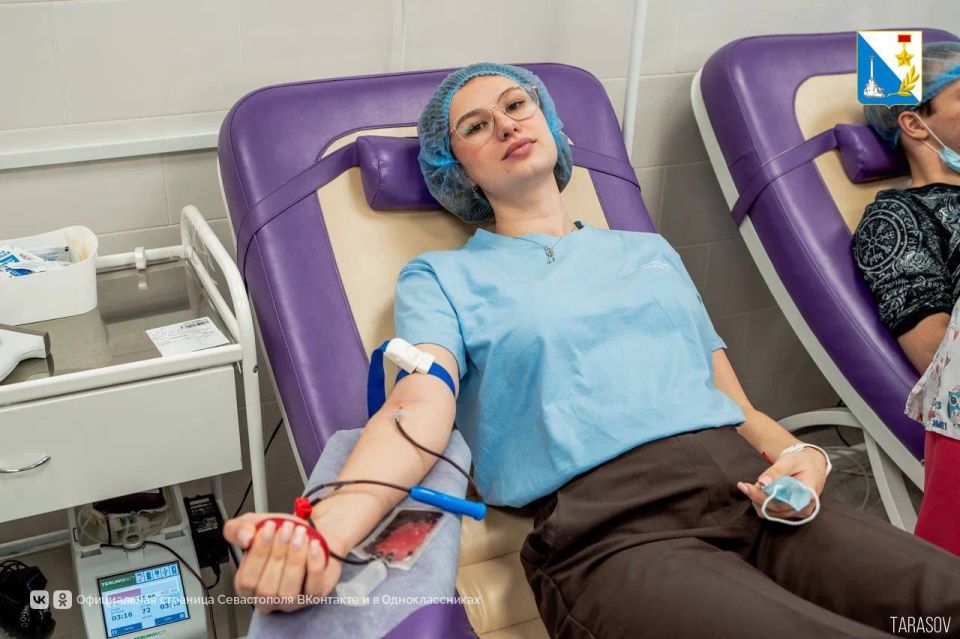 42 бойца студенческих отрядов Севастополя стали донорами крови 42 бойца студенческих отрядов Севастополя стали донорами крови