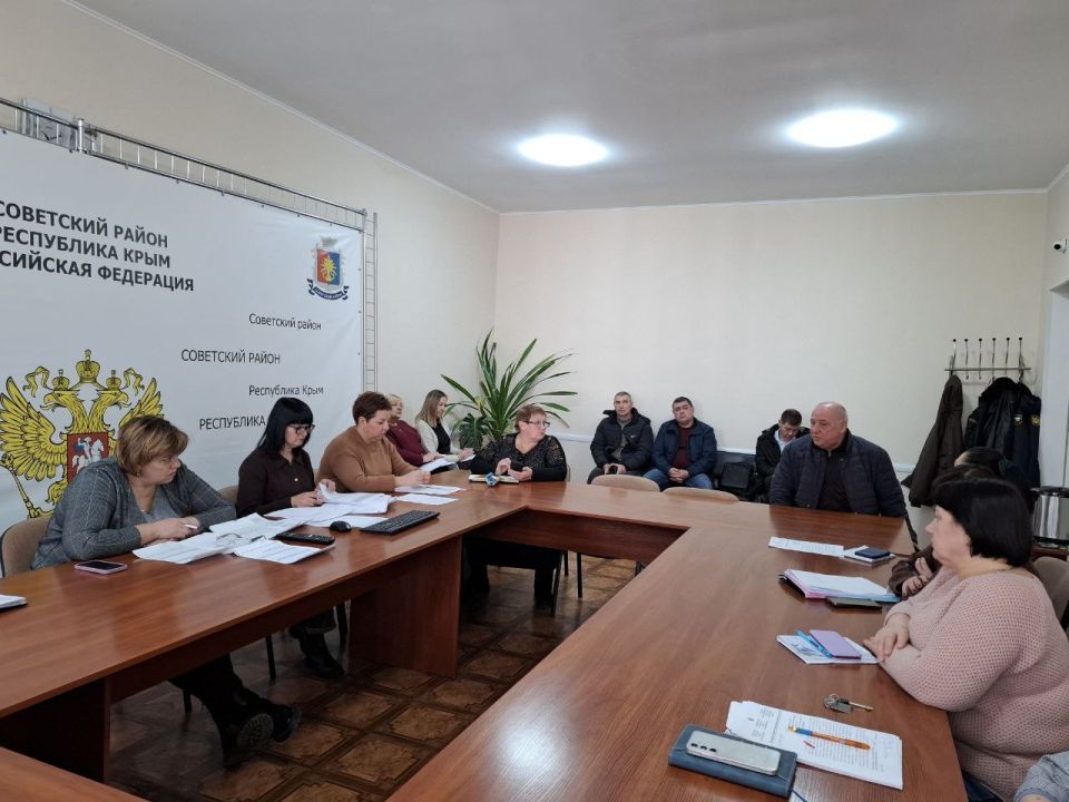 Александр Харламов: Сегодня провел совместное заседание рабочей группы Межведомственной комиссии Республики Крым по противодействию нелегальной занятости в муниципальном образовании Советский район Республики Крым... Александр Харламов: Сегодня провел совместное заседание рабочей группы Межведомственной комиссии Республики Крым по противодействию нелегальной занятости в муниципальном образовании Советский район Республики Крым...