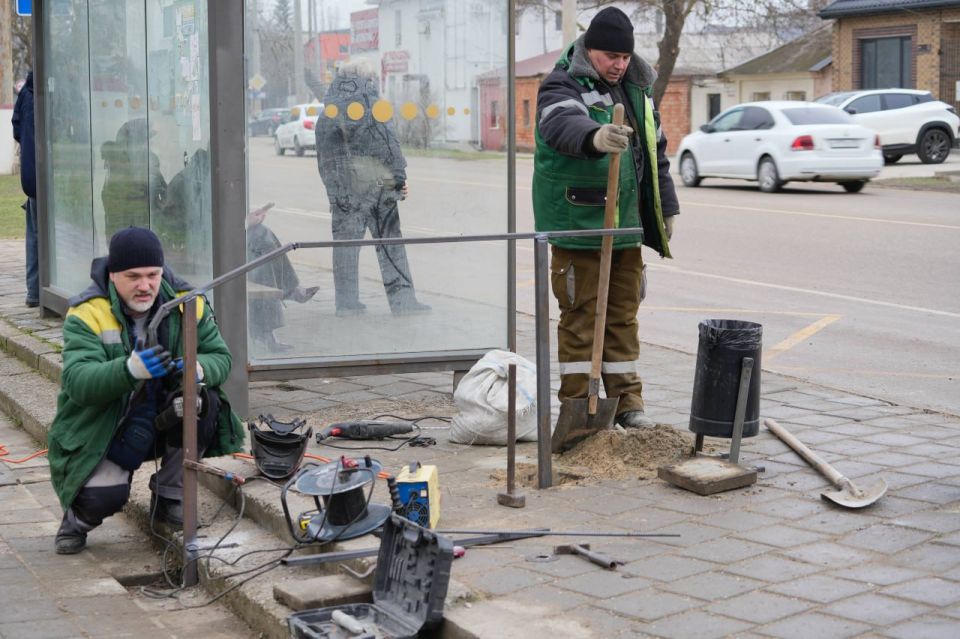 По поручению главы администрации Олега Каторгина сотрудники Службы городского хозяйства проводят восстановление плиточного покрытия в пешеходной зоне на ул. Пирогова. На отдельных участках бульвара требовался ремонт: рабочие... По поручению главы администрации Олега Каторгина сотрудники Службы городского хозяйства проводят восстановление плиточного покрытия в пешеходной зоне на ул. Пирогова. На отдельных участках бульвара требовался ремонт: рабочие...