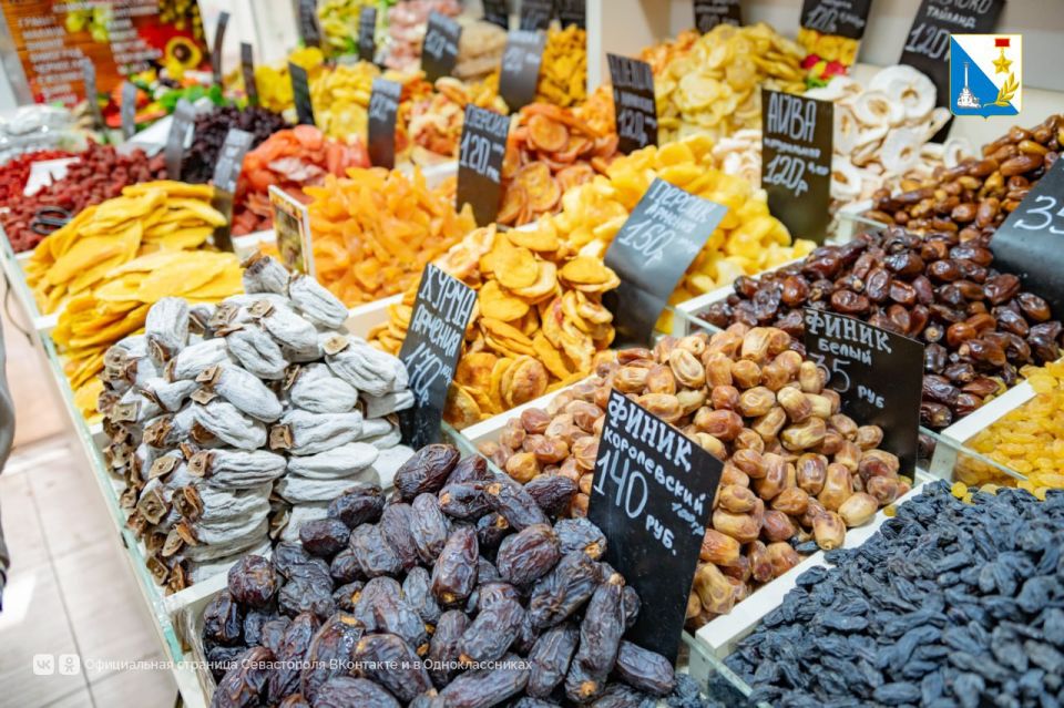 В Севастополе возобновили еженедельные рейды на рынках и ярмарках В Севастополе возобновили еженедельные рейды на рынках и ярмарках