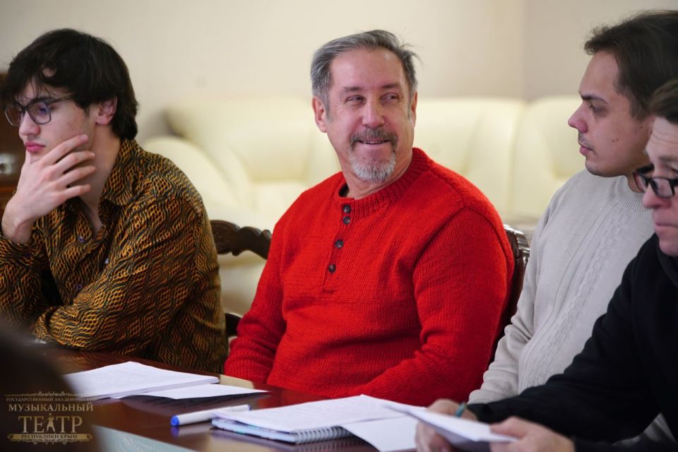 Помните эти сосредоточенные взгляды в листы бумаги? Помните эти сосредоточенные взгляды в листы бумаги?