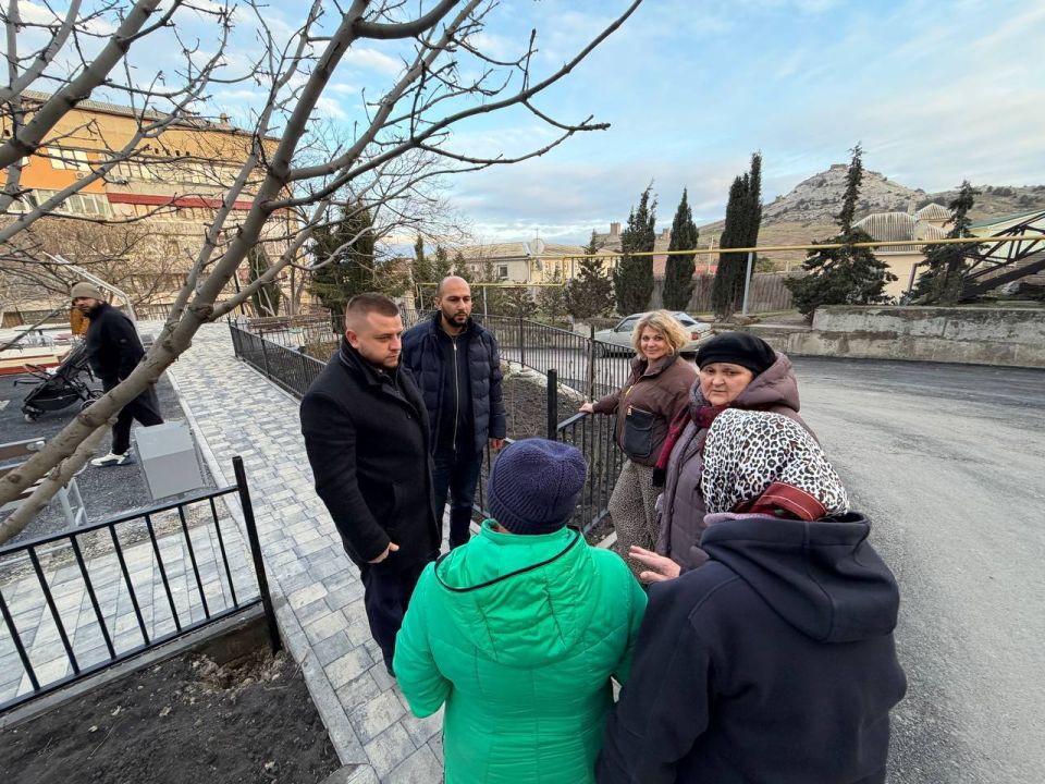 Кирилл Чебышев: В рамках продолжающегося выездного цикла посещения многоквартирных домов, совместно с заместителем главы администрации Вазгеном Карапетяном, заместителем председателя Судакского городского совета Эльдаром...