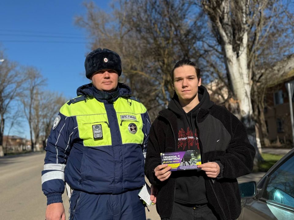 В Керчи пешеходам и водителям напомнили о правилах безопасности и взаимном уважении на дороге В Керчи пешеходам и водителям напомнили о правилах безопасности и взаимном уважении на дороге