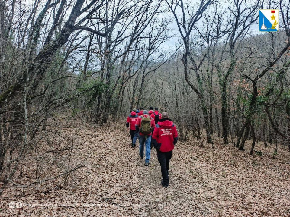Спасатели отрядов «Юг» и «Север» вышли на самые сложные участки Большой Севастопольской тропы Спасатели отрядов «Юг» и «Север» вышли на самые сложные участки Большой Севастопольской тропы