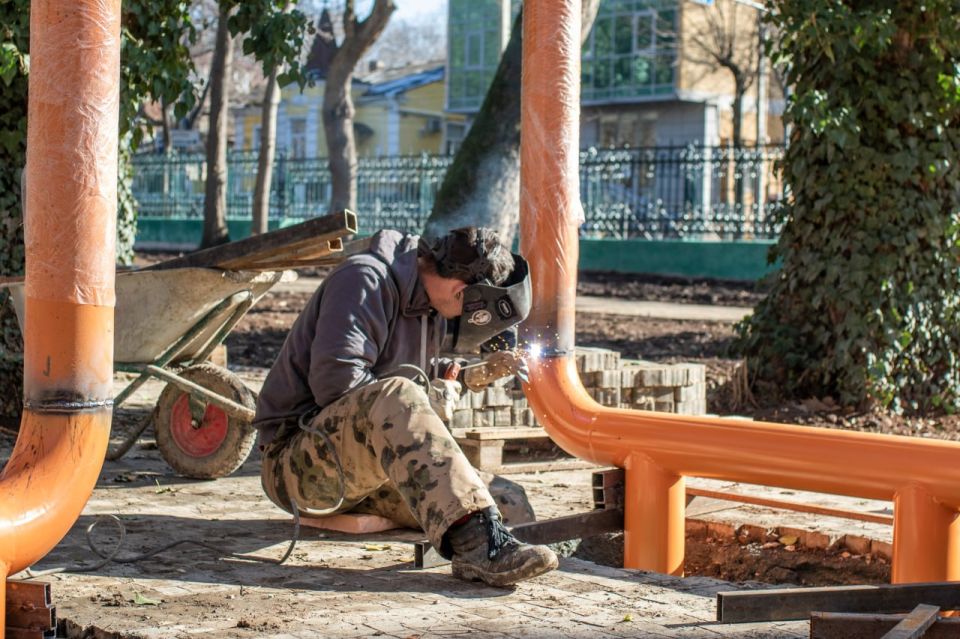 Благоустройство Детского парка в Симферополе планируют закончить до 1 мая Благоустройство Детского парка в Симферополе планируют закончить до 1 мая