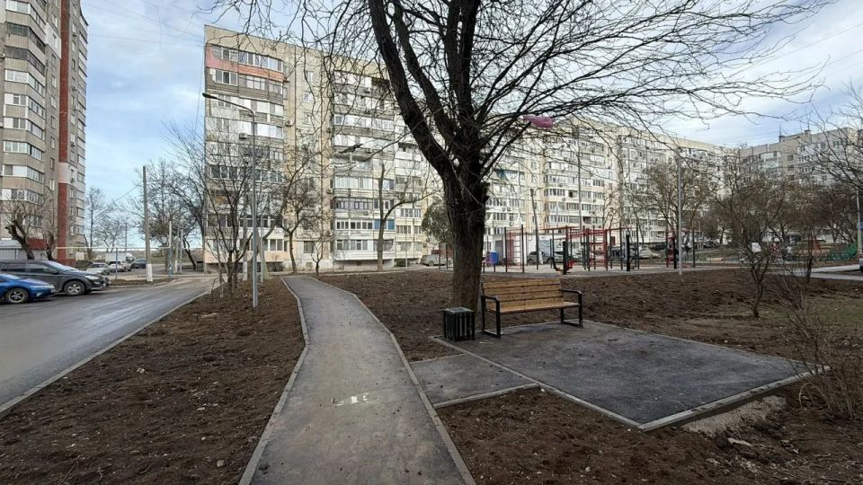 Олег Каторгин: Работы по благоустройству территории домов № 16, 18, 20 по ул. Генерала Петрова и № 3 по ул. Сморжевского близятся к завершению Олег Каторгин: Работы по благоустройству территории домов № 16, 18, 20 по ул. Генерала Петрова и № 3 по ул. Сморжевского близятся к завершению