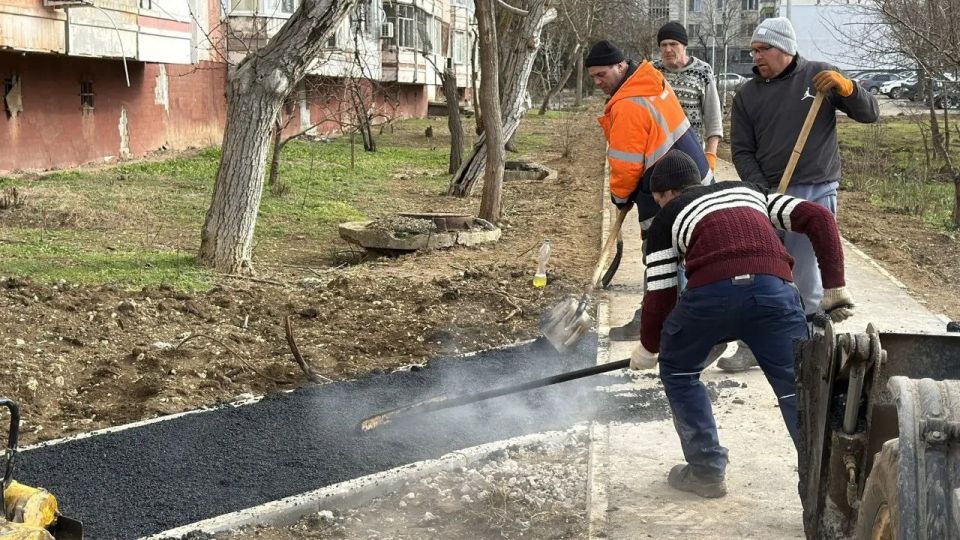 Олег Каторгин: Работы по благоустройству территории домов № 16, 18, 20 по ул. Генерала Петрова и № 3 по ул. Сморжевского близятся к завершению Олег Каторгин: Работы по благоустройству территории домов № 16, 18, 20 по ул. Генерала Петрова и № 3 по ул. Сморжевского близятся к завершению