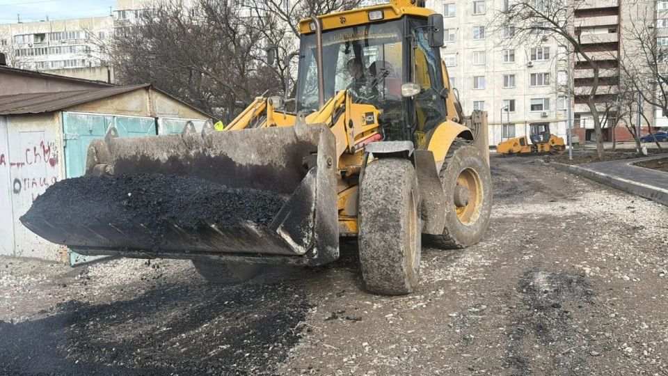 Олег Каторгин: Работы по благоустройству территории домов № 16, 18, 20 по ул. Генерала Петрова и № 3 по ул. Сморжевского близятся к завершению Олег Каторгин: Работы по благоустройству территории домов № 16, 18, 20 по ул. Генерала Петрова и № 3 по ул. Сморжевского близятся к завершению