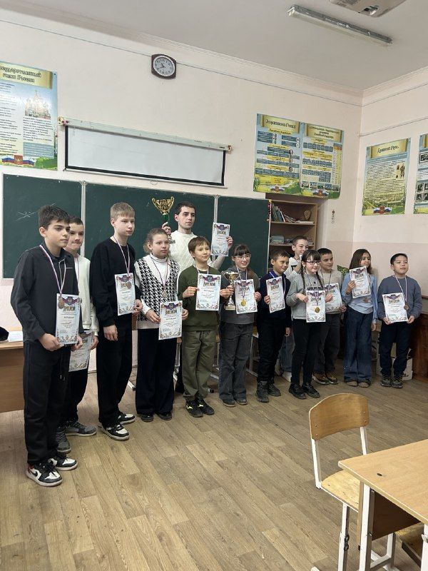 12 февраля в школе №3 состоялось первенство по шахматам «Белая ладья» среди школьных команд города 12 февраля в школе №3 состоялось первенство по шахматам «Белая ладья» среди школьных команд города