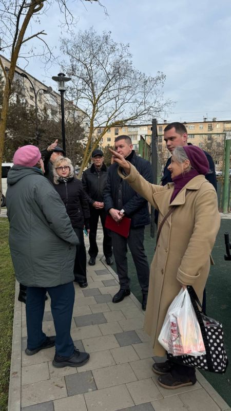 Заместители главы администрации продолжают обходы многоквартирных домов Заместители главы администрации продолжают обходы многоквартирных домов