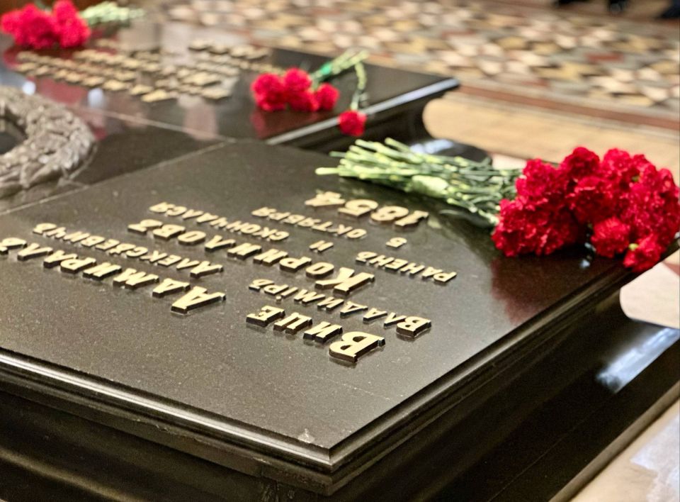 �������� ������: ������� � �����-������������ ������ � ����������� ��������� � ������ ������� � ������� � �������, ����������� 220-����� �� ��� �������� ����-�������� ��������� ����������� ���������