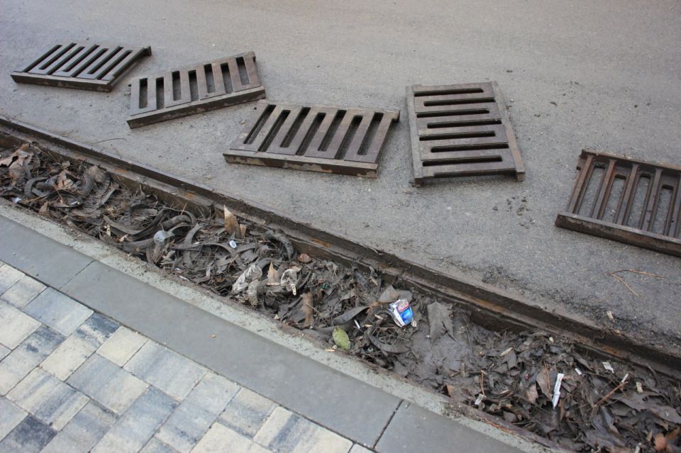 В городе ведется системная работа по содержанию и очистке ливневых канализаций В городе ведется системная работа по содержанию и очистке ливневых канализаций